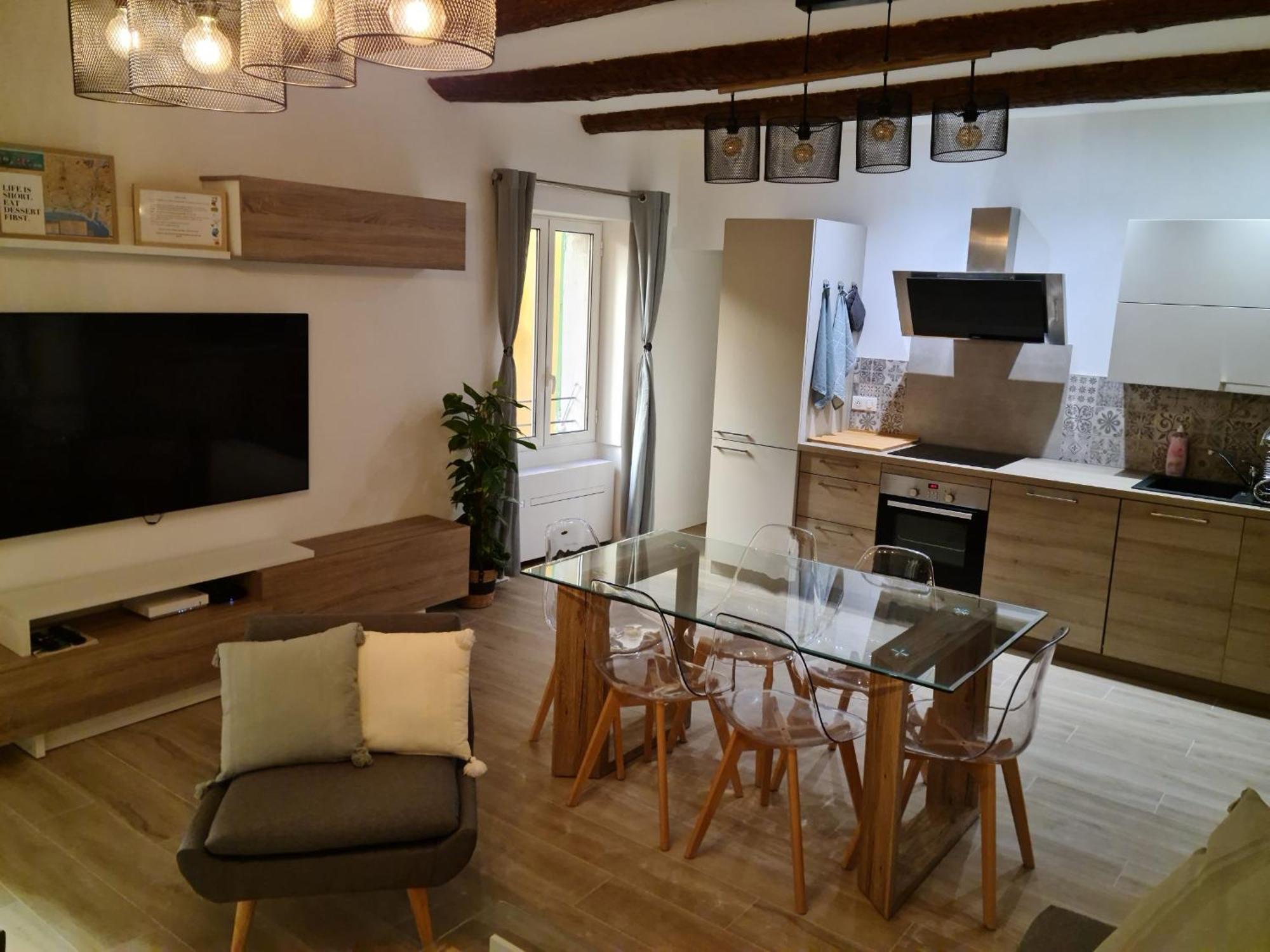 Beautiful Old Town Flat, Near The Beach ニース エクステリア 写真